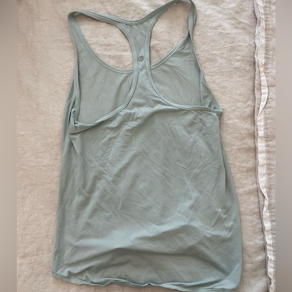 Mint green lululemon tank - Picture 4 of 5